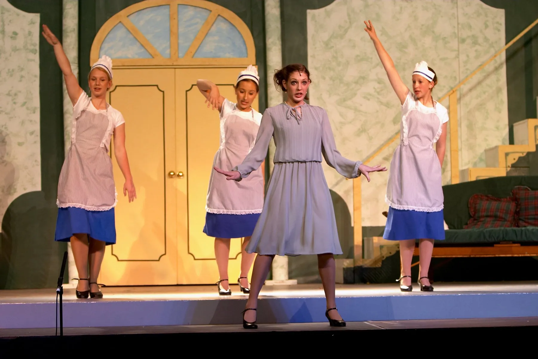 Annie — SYMT production photo 12