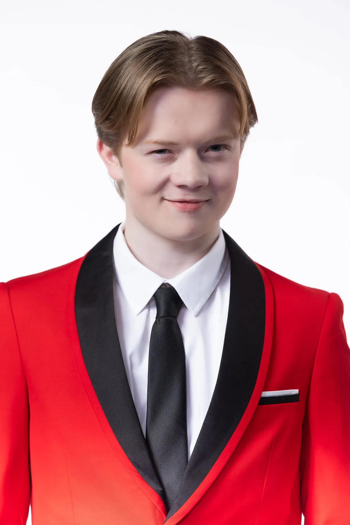 Saxon McDonell plays Frankie Valli